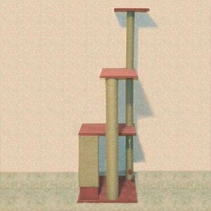 Può includere: Un tiragraffi per gatti rosso con tre piattaforme e due pali per grattare rivestiti in sisal. La piattaforma superiore è la più alta e la piattaforma inferiore è la più bassa. I pali per grattare sono avvolti in corda di sisal.