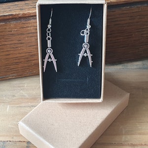 Jolies boucles d'oreilles boussole mathématiques avec crochets en argent sterling 925 hypoallergéniques Comprend la livraison gratuite, une boîte-cadeau et une carte-cadeau Étudiant Enseignant