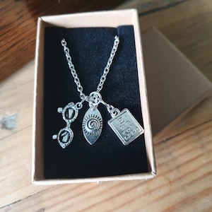 Opticiens ketting, oogarts ketting, medische ketting, ooggrafiek sieraden, opticien afstudeercadeau, cadeau optometrist, oogarts
