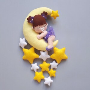 Guirnalda de bebé para colgar en la pared, pancarta de fieltro de niña en la luna, decoración de guardería, decoración de pared, regalo para futura mamá, regalo único para bebé nuevo