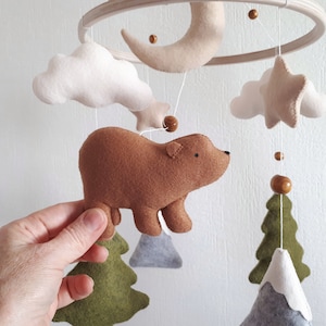 Bear baby crib mobile neutral, woodland nursery decor girl, baby mobiles boy, expecting mom gift, forest mobile, pregnant sister gift