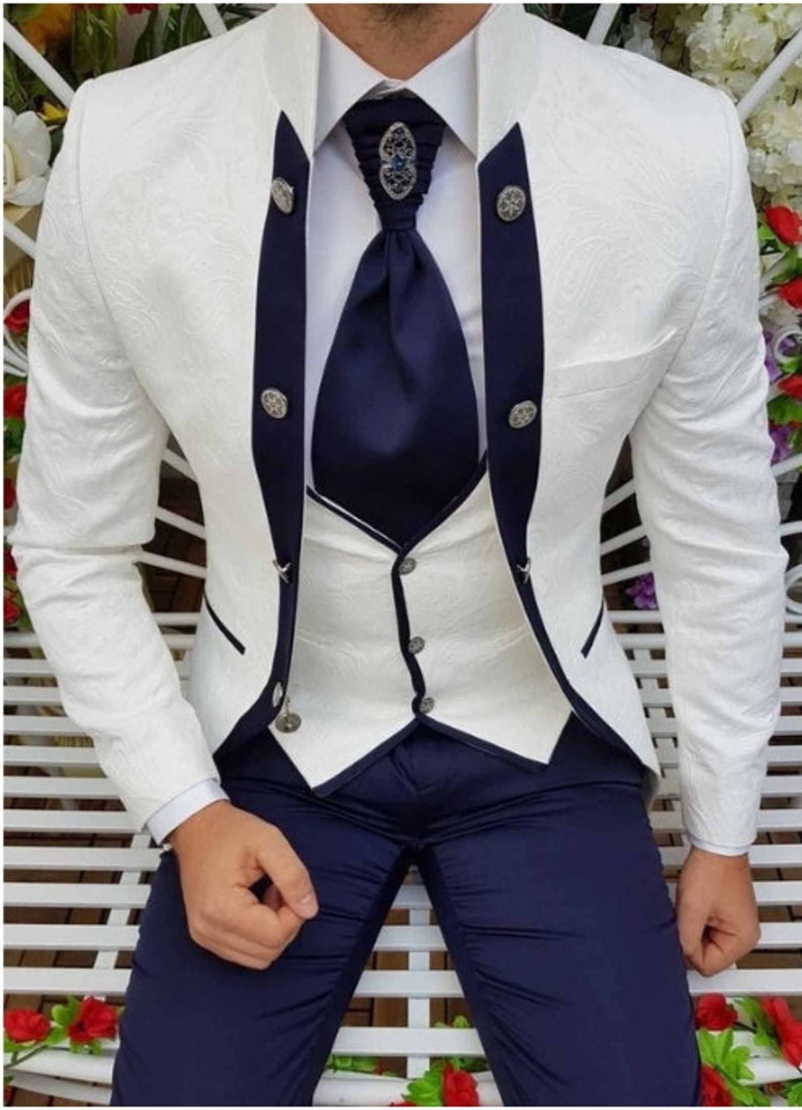 Simple 3 Pieces Wedding Suits Solid Color Slim Fit Men's Suit main image 1