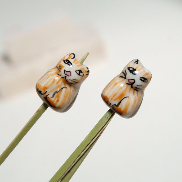 2pcs handmade cat porcelain beads cat-shape ceramic beads DIY crafts hand paint