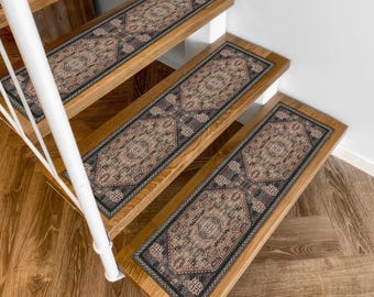 Alfombra de escalera azul marino hecha a mano: antideslizante, de estilo tradicional.