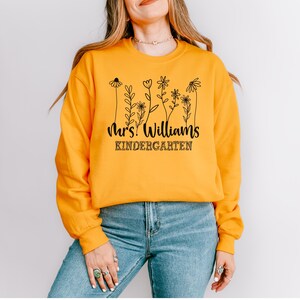 Gepersonaliseerde lerarensweater, aangepast shirt leraar naam, terug naar school, eerste schooldag, lerarenteam, cadeau leraar waardering