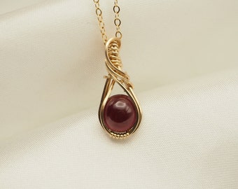 Garnet Wire Wrapped Pendant, Gold Filled Wire Wrap Necklace, Gemstone Jewelry, Garnet Birthstone, January Birthstone Jewelry, Gift for Her