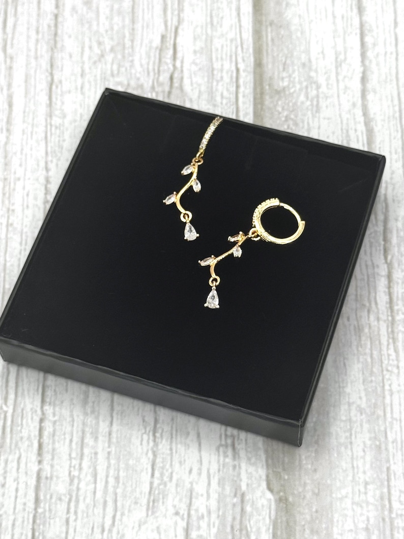 18k Gold Plated Bridal Delicate CZ Crystal Necklace, Leafy Vine Flower Petal Necklace, Elegant Victorian Choker Necklace, Birthday Gift