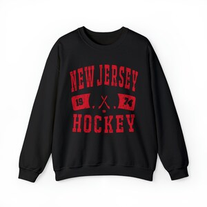 Vintage New Jersey Hockey Sweatshirt Distressed Crewneck Throwback T-Shirt Retro Hoodie Illinois Gift For Fan Game Day Apparel For Him Black