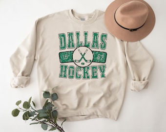 Retro Dallas Star Sweatshirt Distressed Crewneck Throwback T-Shirt Vintage Hoodie Gift For Ice Hockey Fan