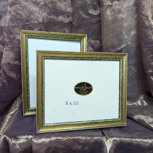 8 x 10 Distressed Gold Frame