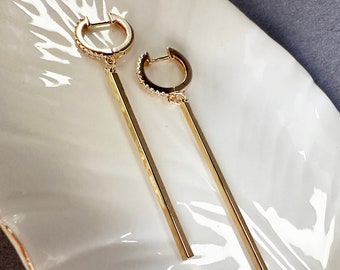 Boucles d'oreilles longues simples en or, boucles d'oreilles minimalistes, longues boucles d'oreilles pendantes en or, boucles d'oreilles fines en or, boucles d'oreilles Long Bar, cadeau