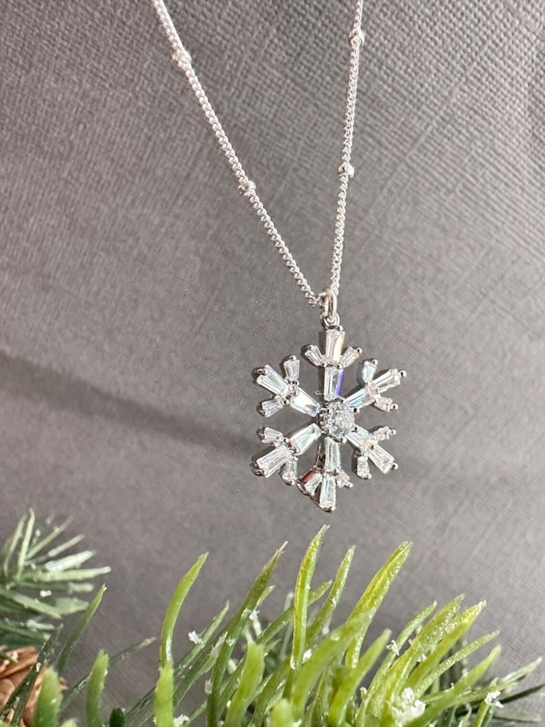 Rauoawby Weihnachts-Schneeflocken-Haarnadeln Aus Kristall, Silber – Set Mit 2 Unterschiedlichen Größen, Für Winter-Partys & Feiern
