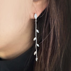 Long Silver leaf Dangle Drop Earrings, Flower Earrings, wedding, Bridal Earrings, Dainty Leaf Earrings, Minimalist earrings, Gift for her