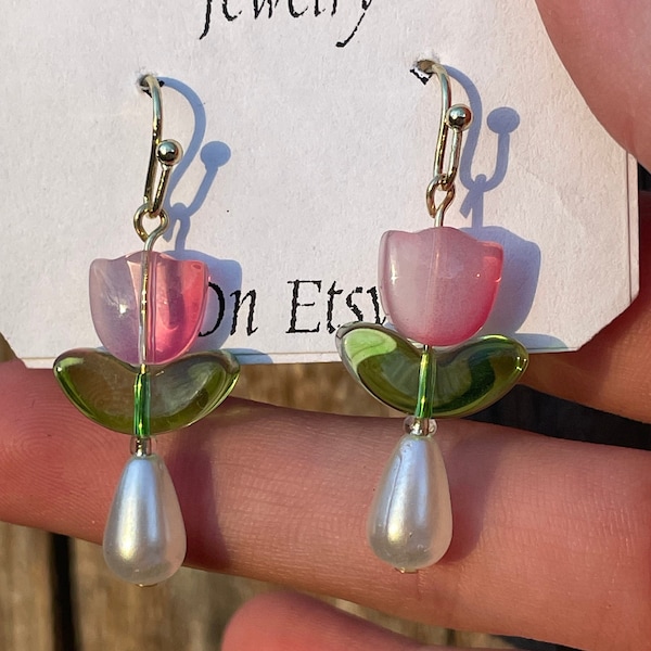 Tulip Pearl Dangly Earring - Flower Earrings, Coquette Jewelry, Botanical, Hypoallergenic