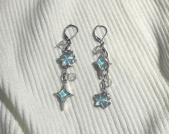 Pendientes de estrella azul desigual / Estética Fairycore Y2K / Colgante celestial asimétrico / Joyería llamativa