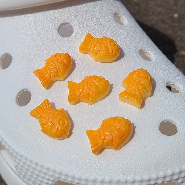 ONE Taiyaki Shoe Charm / Cute / Handmade / Unique / Realistic / Japanese / Food / Gift / Tasty / Snack