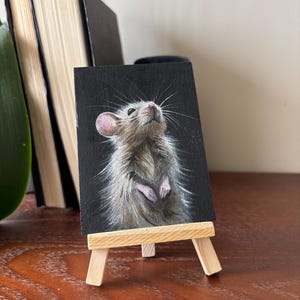 Petit tableau représentant une souris, une mini décoration, une maison de souris, un cadeau déco pour les amateurs de livres, une peinture 3D, un trou de souris, un cadeau unique pour maman