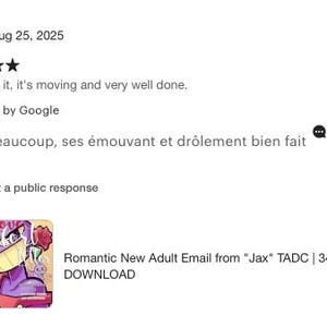 Pu&ograve; includere: Una recensione del cliente con una valutazione a cinque stelle e un commento tradotto dal francese. Sotto la recensione c'&egrave; una grafica per una "Romantic New Adult Email" con un personaggio dei cartoni animati che tiene una rosa.