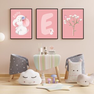 Lindo conjunto de arte de parede de elefante rosa - decoração de berçário personalizada, flores, nome e letra personalizados, quarto infantil, presente para mãe - download digital