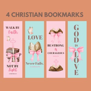 Puede incluir: Cuatro marcapáginas cristianos con fondos rosa y azul. Cada marcapáginas presenta un versículo bíblico, una cruz y un libro con un lazo rosa. Los marcapáginas tienen el siguiente texto: "Camina por fe, no por vista", "El amor nunca falla", "Sé fuerte y valiente", y "Dios es amor".
