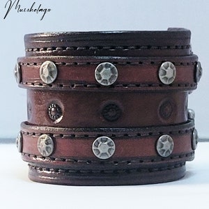 Puño de doble hebilla de cuero ancho unisex, brazalete hecho a mano de color burdeos, pulsera de cuero, brazalete, estilo Johnny Depp, regalo, hecho en EE.UU.