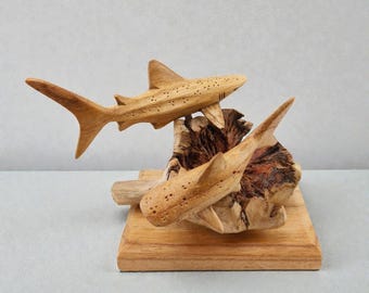 木製ジンベイザメの置物、野生動物の芸術彫刻、サメのコレクション