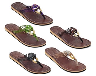 Les tongs en cuir pour femmes Lesstare, sandales séparateurs d'orteils avec perles, sandales à tige d'orteil avec cuir véritable, tongs sandales à orteils en nacre