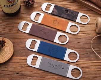 Personalisierter Flaschenöffner aus Leder, individuell gravierter Flaschenöffner, stilvolle Trauzeugen Geschenke, perfektes Hochzeitsandenken, Geschenk für Trauzeuge / Vater