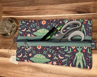 Aliens Outer Space Flat Zippered Pouch Middle Zipper Fully Lined Storage Pouch Project Pouch