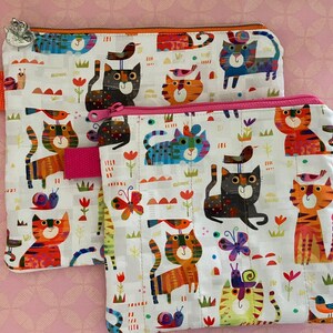 Bolsa acolchada con forro completo y cremallera para gatos y gatitos, ideal para regalo, cosméticos, medicamentos, monedero, tecnología pequeña, Kindle Mini, iPad, Spoonflower