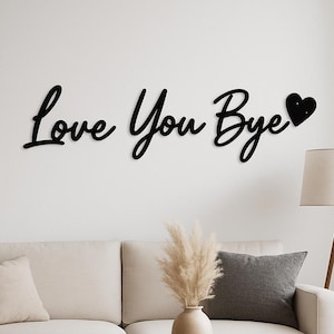 Palavra de metal personalizada com um coração, presente perfeito, seu texto personalizado, placa de metal com nome personalizado, decoração de parede personalizada, presente de inauguração de casa