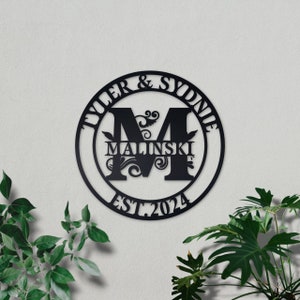 Sinal de metal com nome de família personalizado, presente de casal, presente de casamento, arte de parede de metal personalizada, cabide de porta inicial de metal, sinal de folha estabelecido