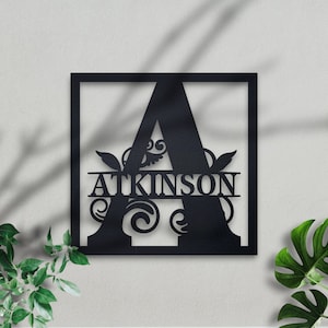 Placa de monograma de metal personalizada. Presentes de Natal, placa de nome de família. Placa de sobrenome ao ar livre, cabide de porta da frente, presente para ele e sua namorada