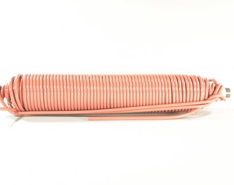 Fil Scoubidou ou corde PVC. Terracotta, 40 mètres. Fil fabriqué en France, plein, teinté masse. Diamètre 5mm, résistant aux UVs. Sans PBA.