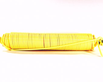 Cable Scoubidou o cuerda de PVC. Amarillo, 40 yardas. Hilo hecho en Francia, lleno, teñido en masa. Diámetro 5 mm, resistente a los rayos UV. Libre de PBA.