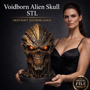 Puede incluir: Una detallada escultura de calavera alienígena metálica con ojos naranja brillantes, sostenida sobre una base negra. El texto "Voidborn Alien Skull STL" y "Instant Download" se muestran encima de la escultura. La imagen está etiquetada como "DIGITAL FILE ONLY".