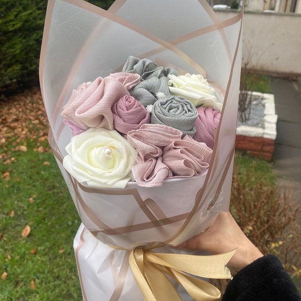 Flower,Hijab Bouquet - Gift for special occasions Personalised with glitter hijab. The perfect gift for  birthdays,valentine and new hijabi