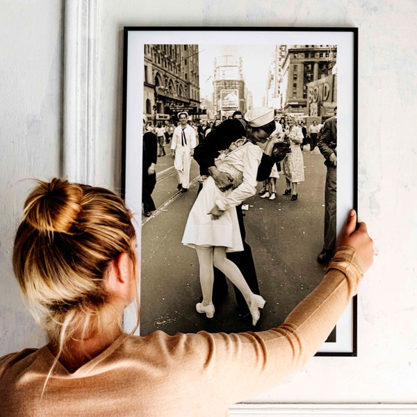 V-J Day poster, Kiss  in Times Square Canvas Wall Art Print, USA WW2 History print