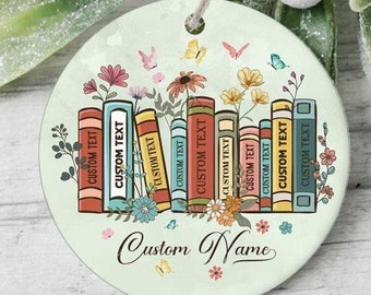 Adorno de libro con diseño floral de acuarela personalizado, nombre personalizado y títulos de libros, recuerdo de Navidad 2024 para clubes de lectura, regalo para lectores amantes de los libros