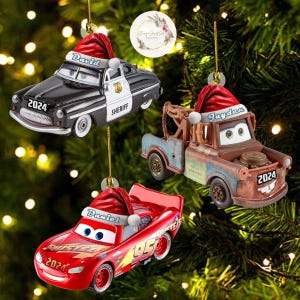 Décoration de Noël 2D personnalisée avec voitures Disney, décoration de famille Lightning McQueen Tow Mater, décoration de nom d'enfant, décoration de Noël