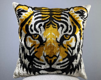 Almohada de terciopelo Ikat / Cojín Ikat Tigers