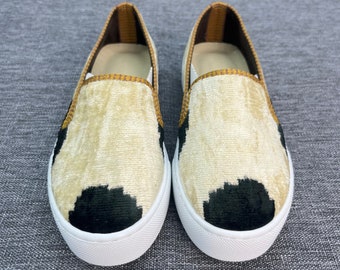 Handcraft shoes , ikat shoes , all size , sneaker ikat shoes , capsule wardrobe