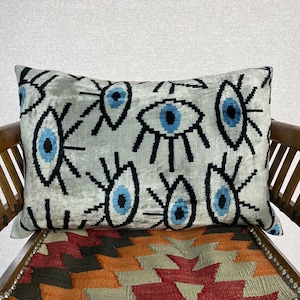 White Eyes Pillow | Ikat Cushion | Pillow Cover | Velvet Pillow | Velvet Ikat Cushion