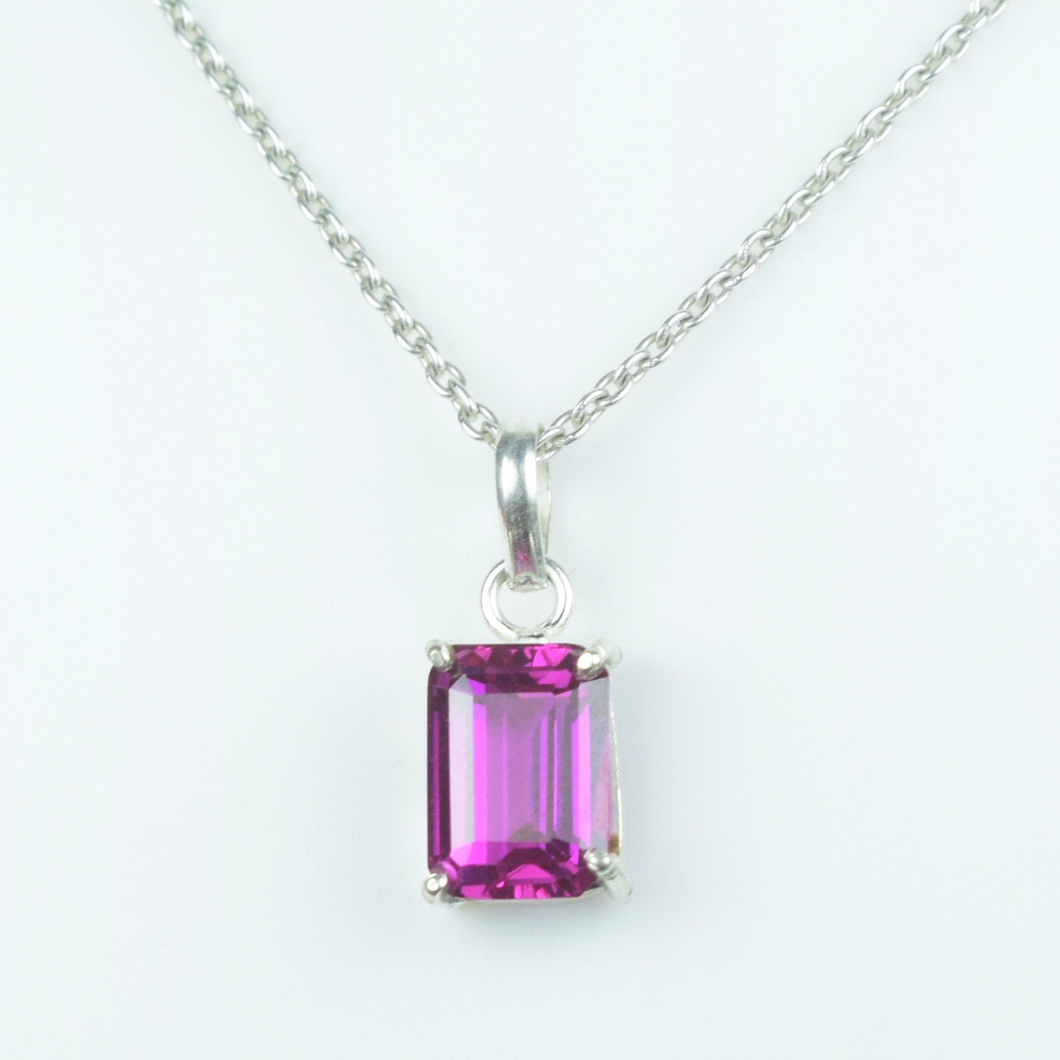 ピンクサファイア エメラルドカットペンダント：925スターリング