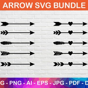 Puede incluir: Conjunto de flechas negras en SVG con varios diseños, incluyendo flechas con plumas y corazones. El texto "ARROW SVG BUNDLE" está en la parte superior, y las opciones de tipo de archivo se enumeran en la parte inferior.