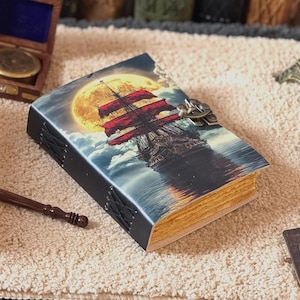 Quaderno con barca a vela, libro delle ombre, diario in vera pelle, regalo per donne e uomini, fatto a mano, 200 fogli di carta con bordo frastagliato.