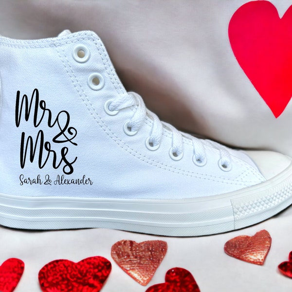 Converse Chucks weiß Mono bedruckt mit Mr&Mrs, sowie personalisierbar mit euren Namen und Hochzeitsdatum für die Hochzeit ** INDIVIDUELL **