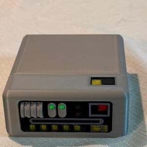 Sci-Fi Scanner Dice Case, Multicolor 3D Printed RPG Tabletop Gaming Box, Geek Gift