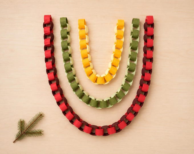 Christmas Felt Chain Garland, Red Burgundy Green or Gold, Holiday Mantel Tree Decor