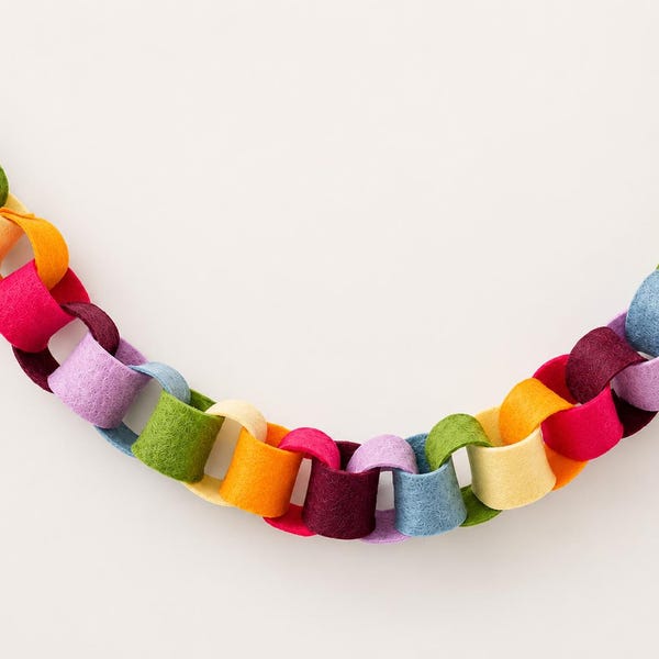Muted Rainbow Felt Chain Garland – Fall Birthday, Nursery & Modern Mantel Decor